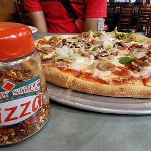 Deluxe Pizza