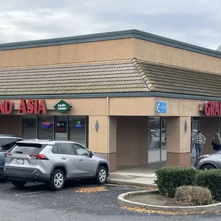 restaurant front picture