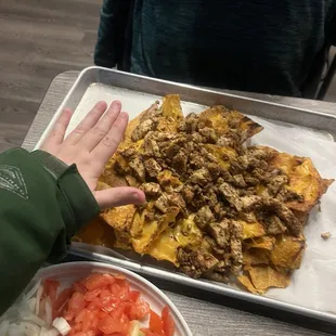 Hand nacho size
