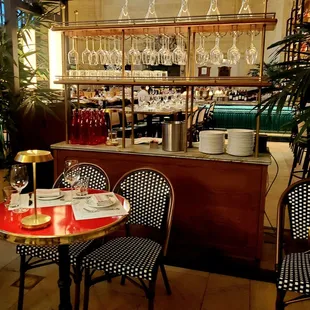 Très Parisienne style brasserie  -  9/27/2024