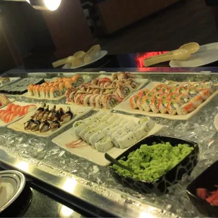 sushi and sashimi, interior