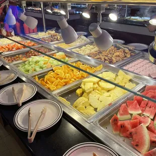 Desserts and fresh fruits