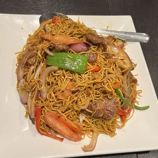 Tomato Beef Chow Mein