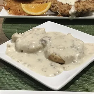 Side biscuit and gravy