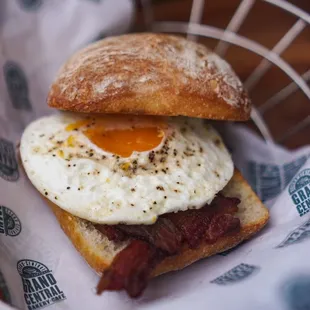 Bacon Egg Bolo - IG: @nelson_eats