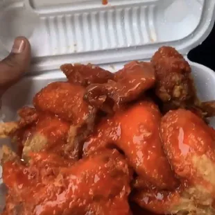 food, fried chicken, chicken wings, chicken wings and fried chicken, chicken, poultry, bbq wings, fried chicken wings, bbq chicken