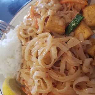 Tofu pad thai