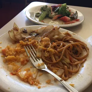 a plate of pasta and vegetables