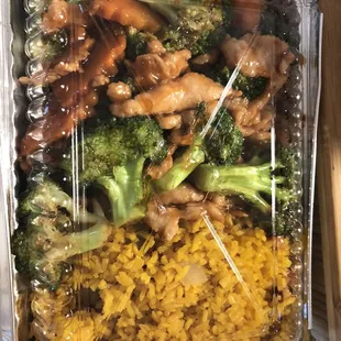 Chicken and broccoli combo plate