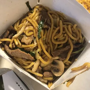 Beef lo mein