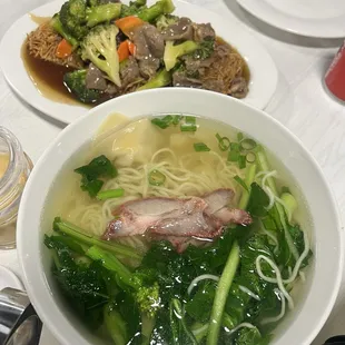 Beef Broccoli on Cake Noodle