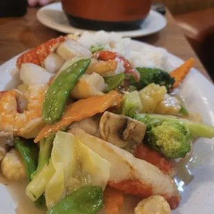 a plate of stir fried vegetables