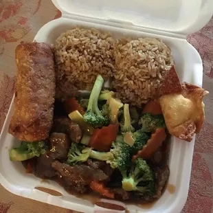 Beef &amp; Broccoli Combination Lunch