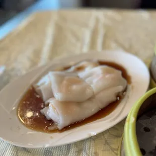 Fresh shrimp in rice wrap