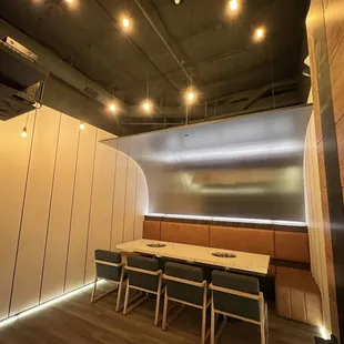 sushi and sashimi, interior