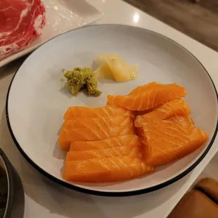salmon sashimi x4