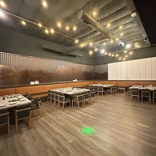 Large kareoke room (50+ ppl possibly)