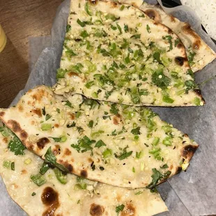 CHILLI GARLIC NAAN