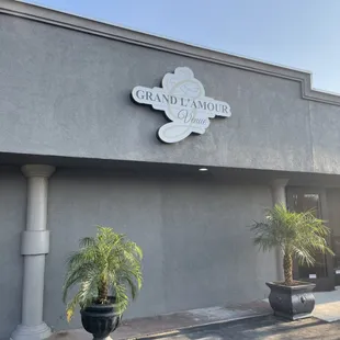 Grand L'amour Venue!