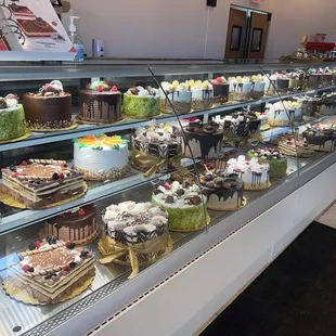 food, cupcakes, dessert