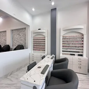 Grand Nails Lounge ETOWN 11025 Etown Pkwy #201, Jacksonville, 32256