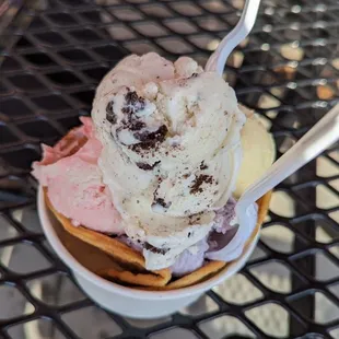 Cookies and cream, strawberry cheesecake, peaches and cream, and taro