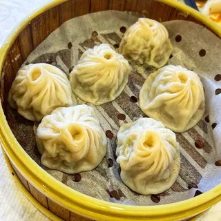 Shanghai Style Steamed Crab Meat and Pork Dumplings Dim Sum