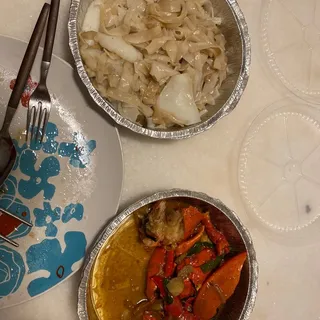 147. Calamari and Veg Chow Fun