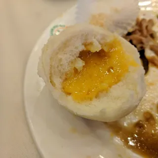Steamed Salted Egg Yoke Buns