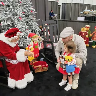Mrs. Claus at Grand Park Events Center