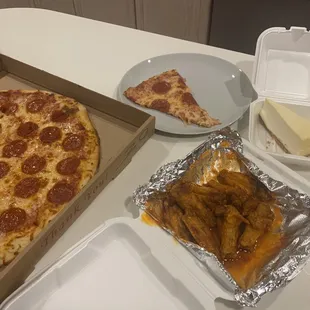 16&apos; pepperoni pizza, 8 piece medium hot chicken wings &amp; cheesecake