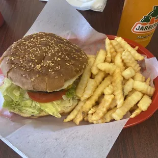 Cheeseburger with fries