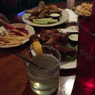 food, chicken wings and fried chicken