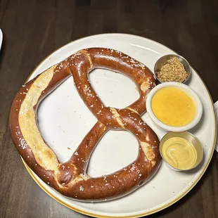 Giant Pretzel in Happy hour menu! - Photo by Allfunnewyork from instagram