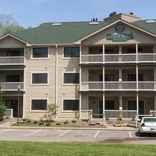 Grand Wood Suites.