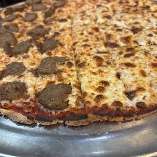 Pizza with 1/2 meatball and half cheese