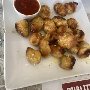 Garlic knots