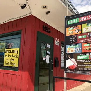 The "grand" entrance to the Grand Sunrise Mexican restaurant. Don't be cutoff by the Spanglish.