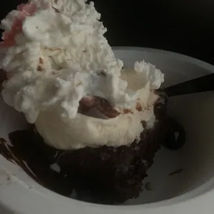 Hot brownie fudge sunday