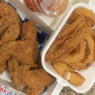 food, bbq wings, fried chicken wings, chicken wings and fried chicken, poultry, chicken wings, chicken, bbq chicken, fried chicken