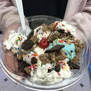 Cookie crumble sundae