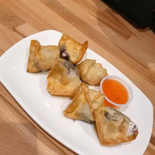 golden blueberry wonton