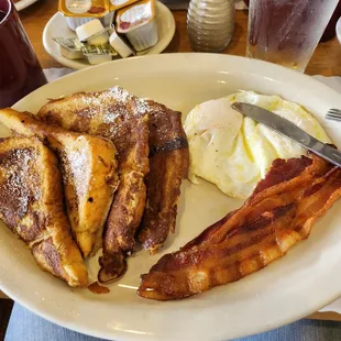 2+2+2 breakfast, so good!