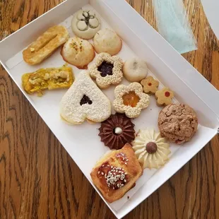 A variety of cookies by the pound.