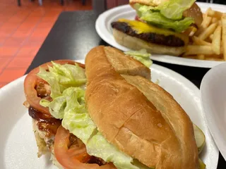 Gus's Deli Bbq and Grill