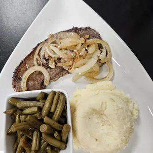 Liver &amp; onions with mashed potatoes and green beans