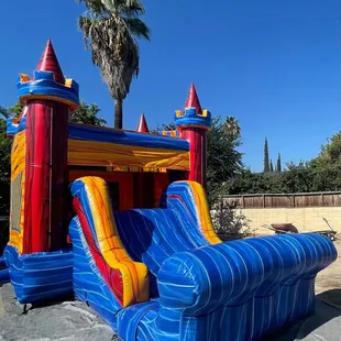 Bounce Castle Combo with slide. Reserve it today!