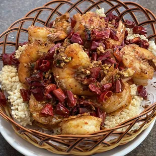 Shrimps with Crispy Rice Cracker | IG: bayarea.foodie.mama
