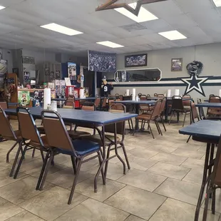 Dining area, fun and clean.