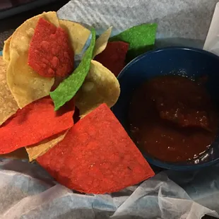 The chips &amp; salsa are the real deal. That's not a true spicy salsa but a very good medium heat salsa